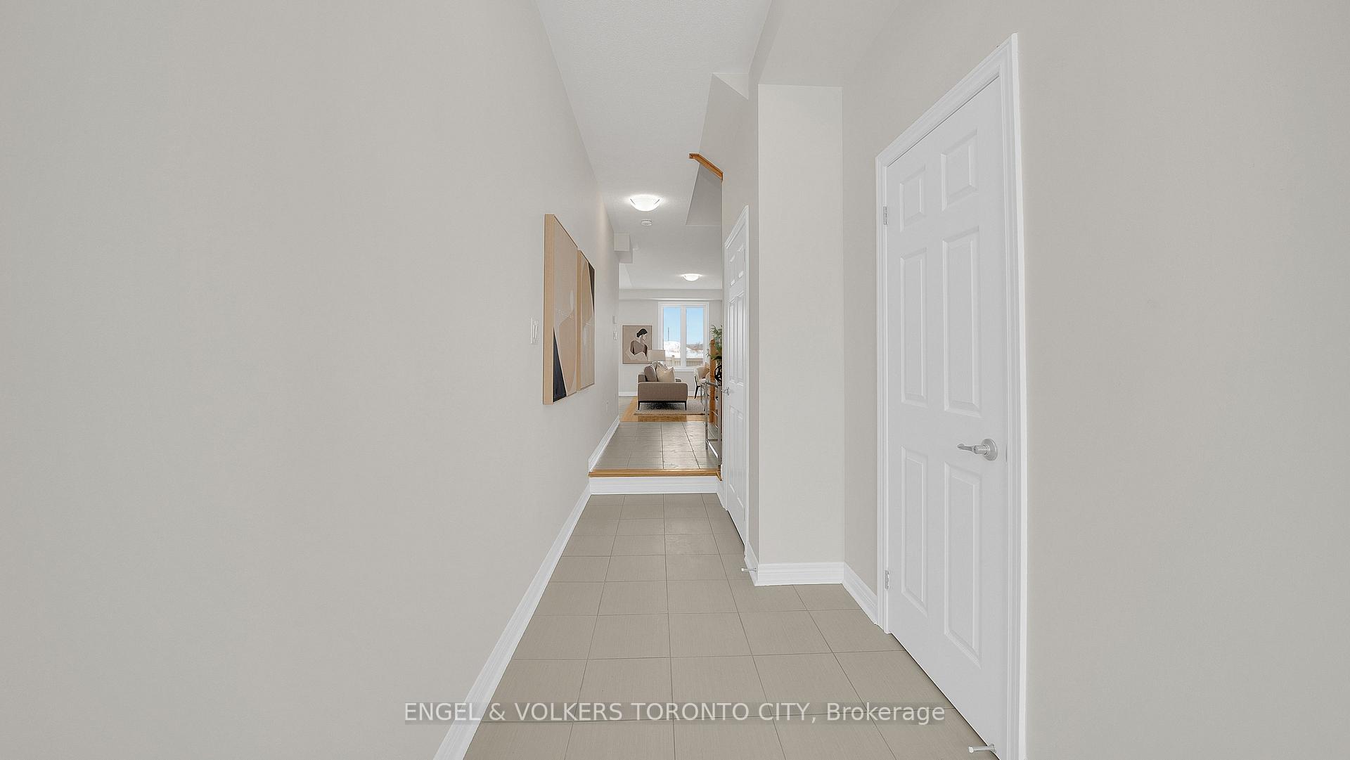 Photo 4 of 132 Mumbai Drive, Markham, Middlefield — HOMEH
