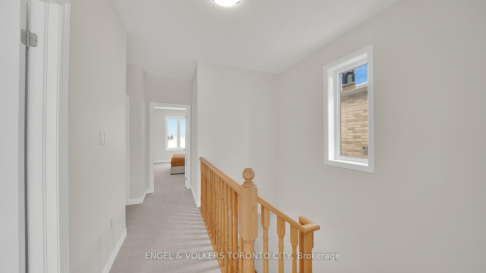 Photo 12 of 132 Mumbai Drive, Markham, Middlefield — HOMEH