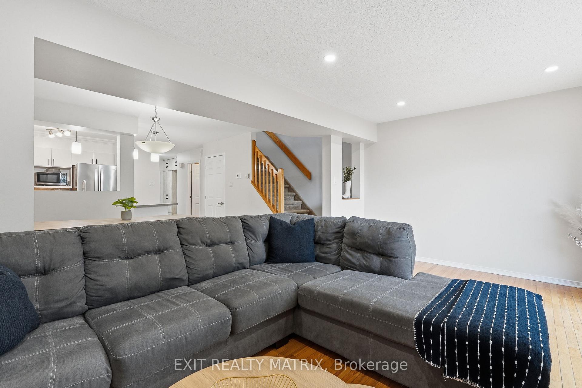 Photo 14 of 49 Forget Street, Russell, Embrun — HOMEH