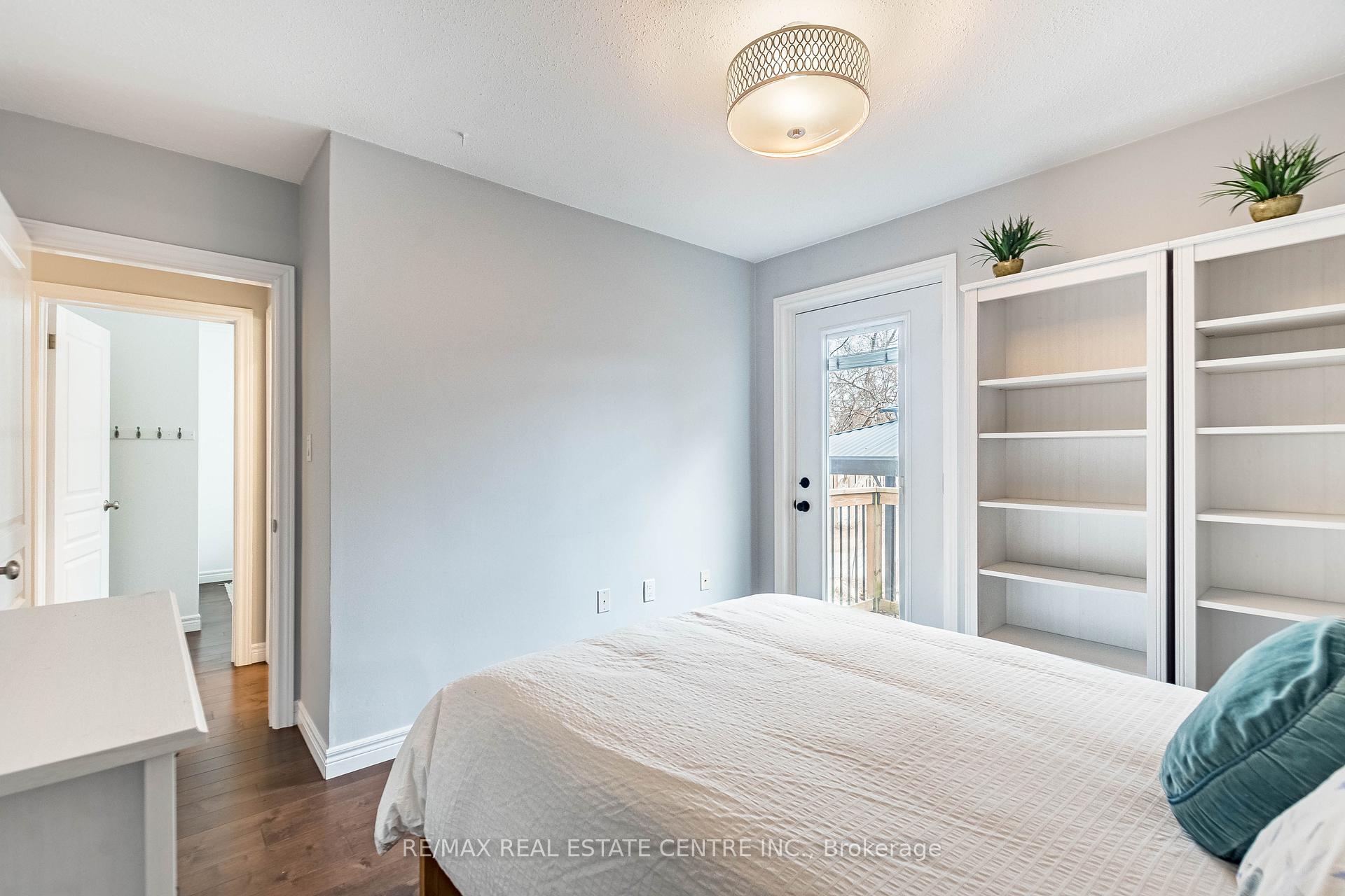 Photo 25 of 37 Maple Avenue N, Mississauga, Port Credit — HOMEH