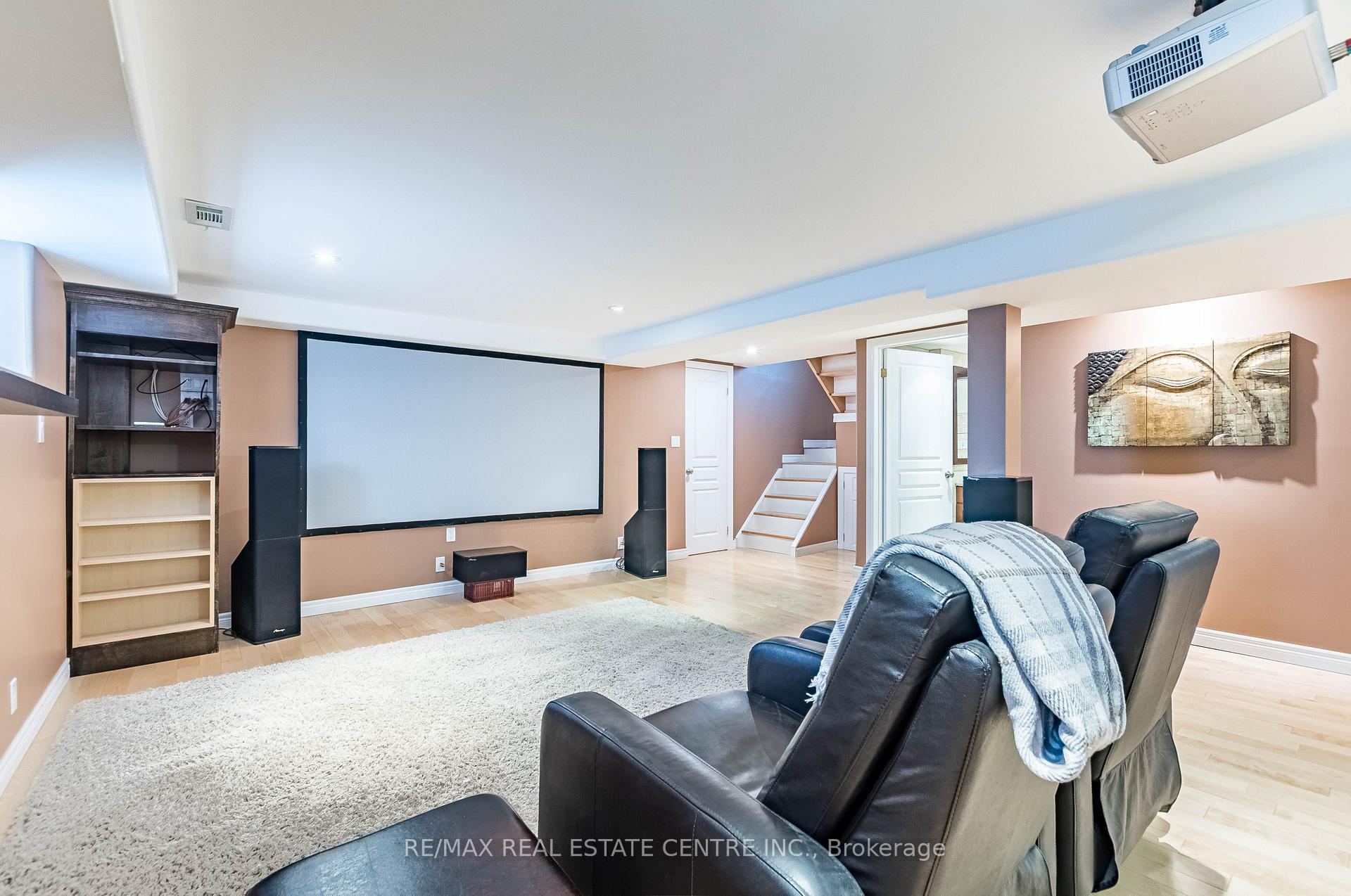 Photo 34 of 37 Maple Avenue N, Mississauga, Port Credit — HOMEH