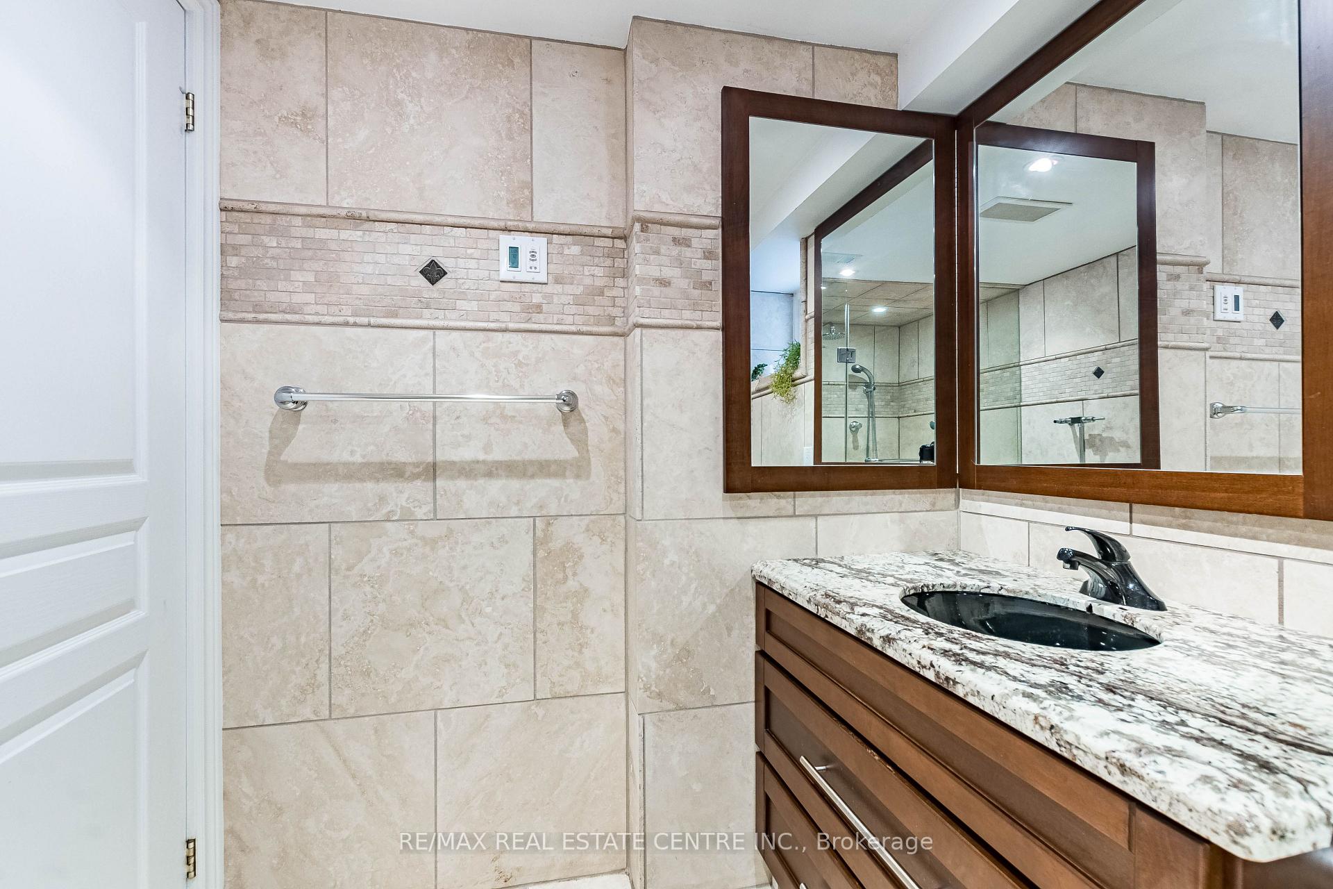 Photo 38 of 37 Maple Avenue N, Mississauga, Port Credit — HOMEH