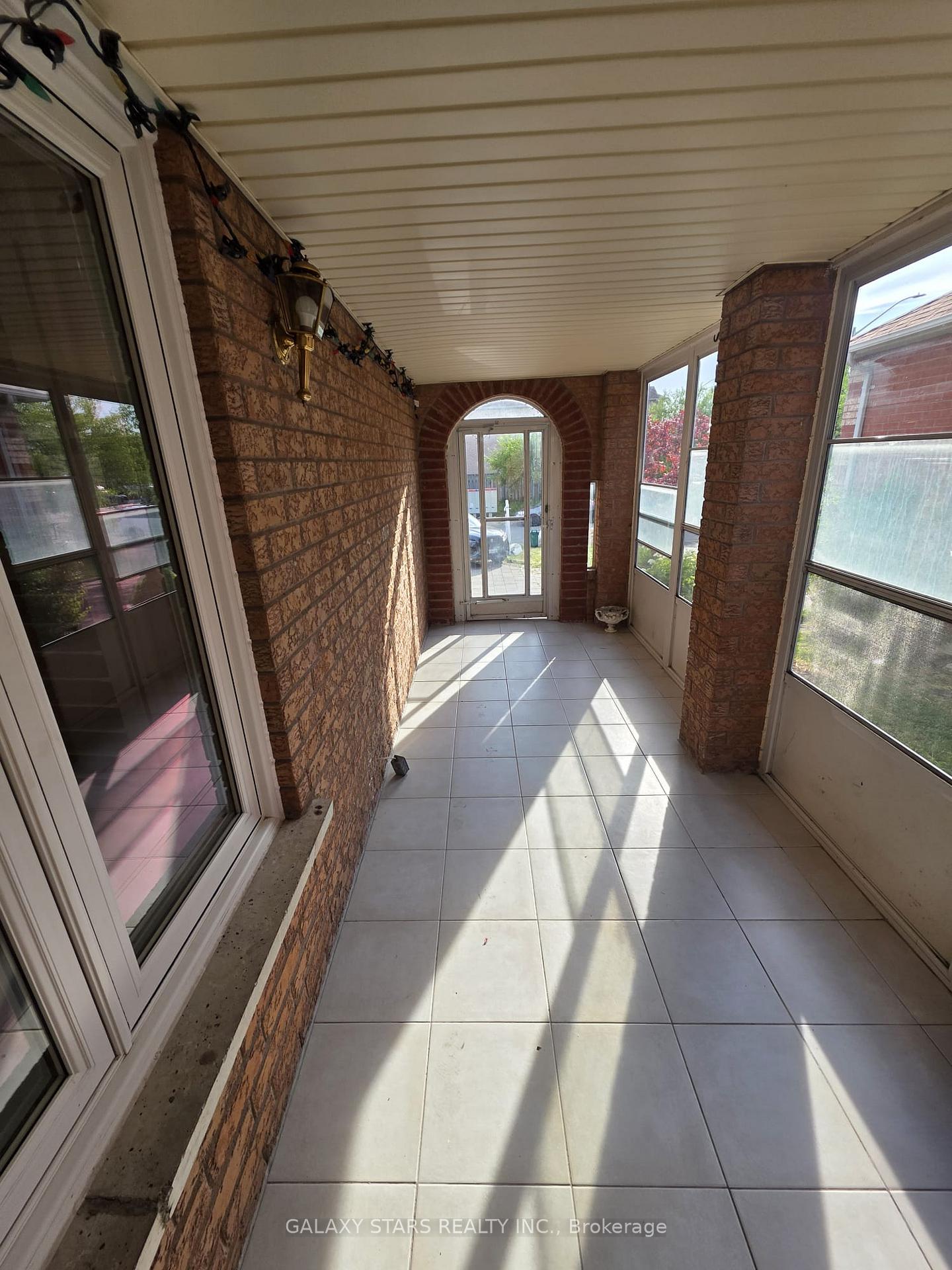 Photo 2 of 45 Kruger Road, Markham, Middlefield — HOMEH