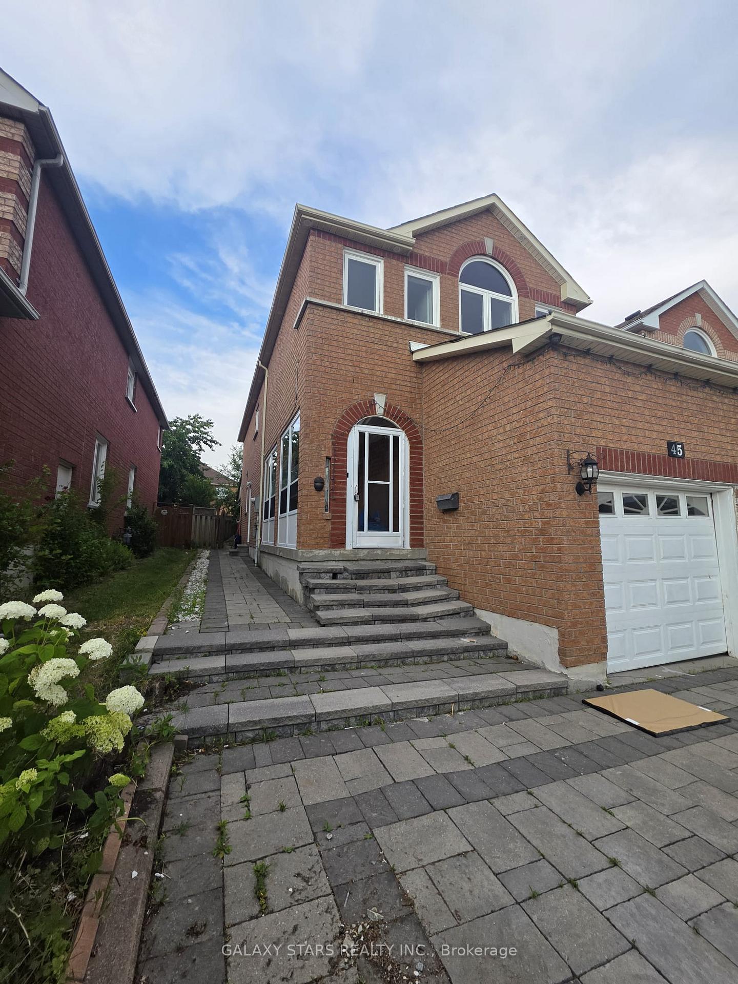 Photo 3 of 45 Kruger Road, Markham, Middlefield — HOMEH