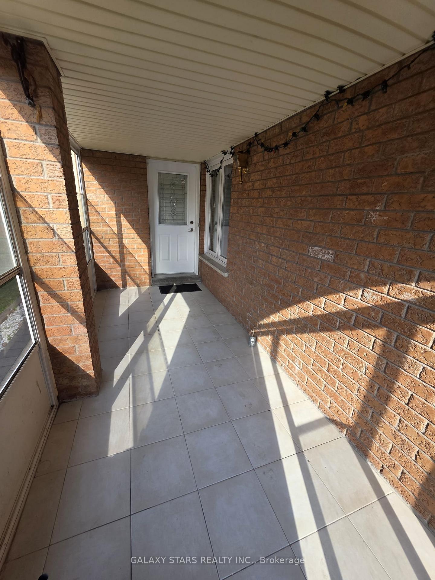 Photo 4 of 45 Kruger Road, Markham, Middlefield — HOMEH