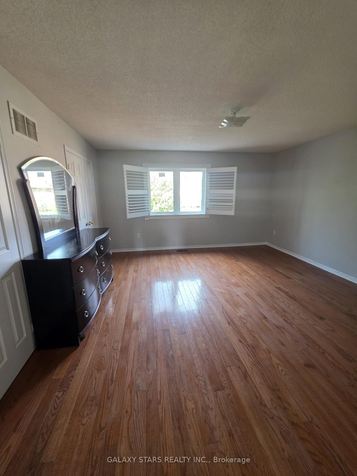 Photo 12 of 45 Kruger Road, Markham, Middlefield — HOMEH