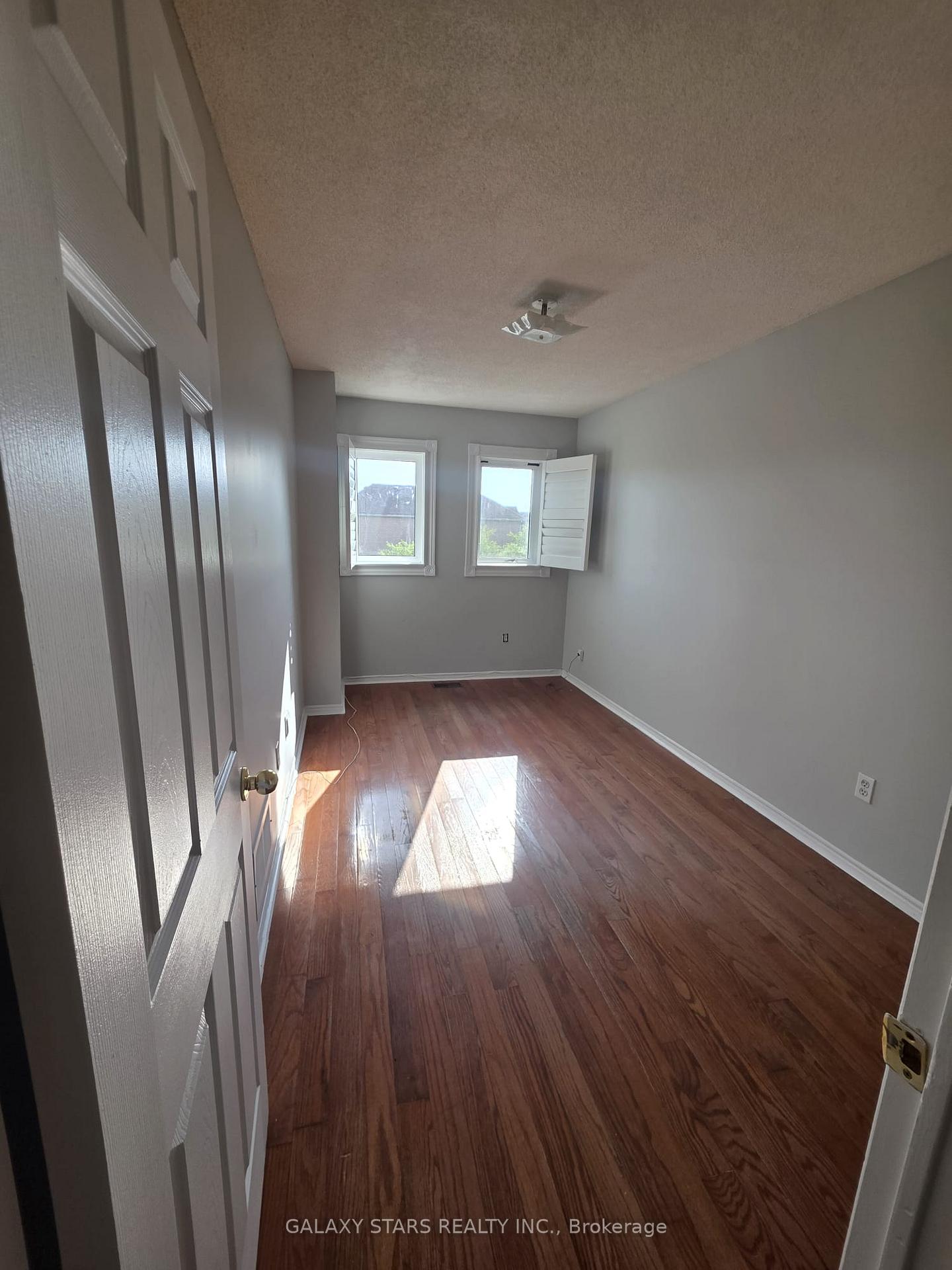 Photo 14 of 45 Kruger Road, Markham, Middlefield — HOMEH