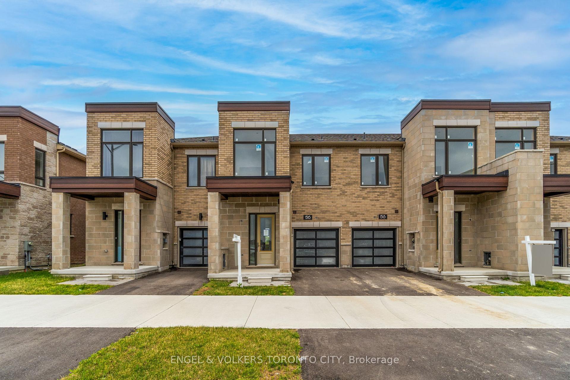 Photo 2 of 138 Mumbai Drive, Markham, Middlefield — HOMEH