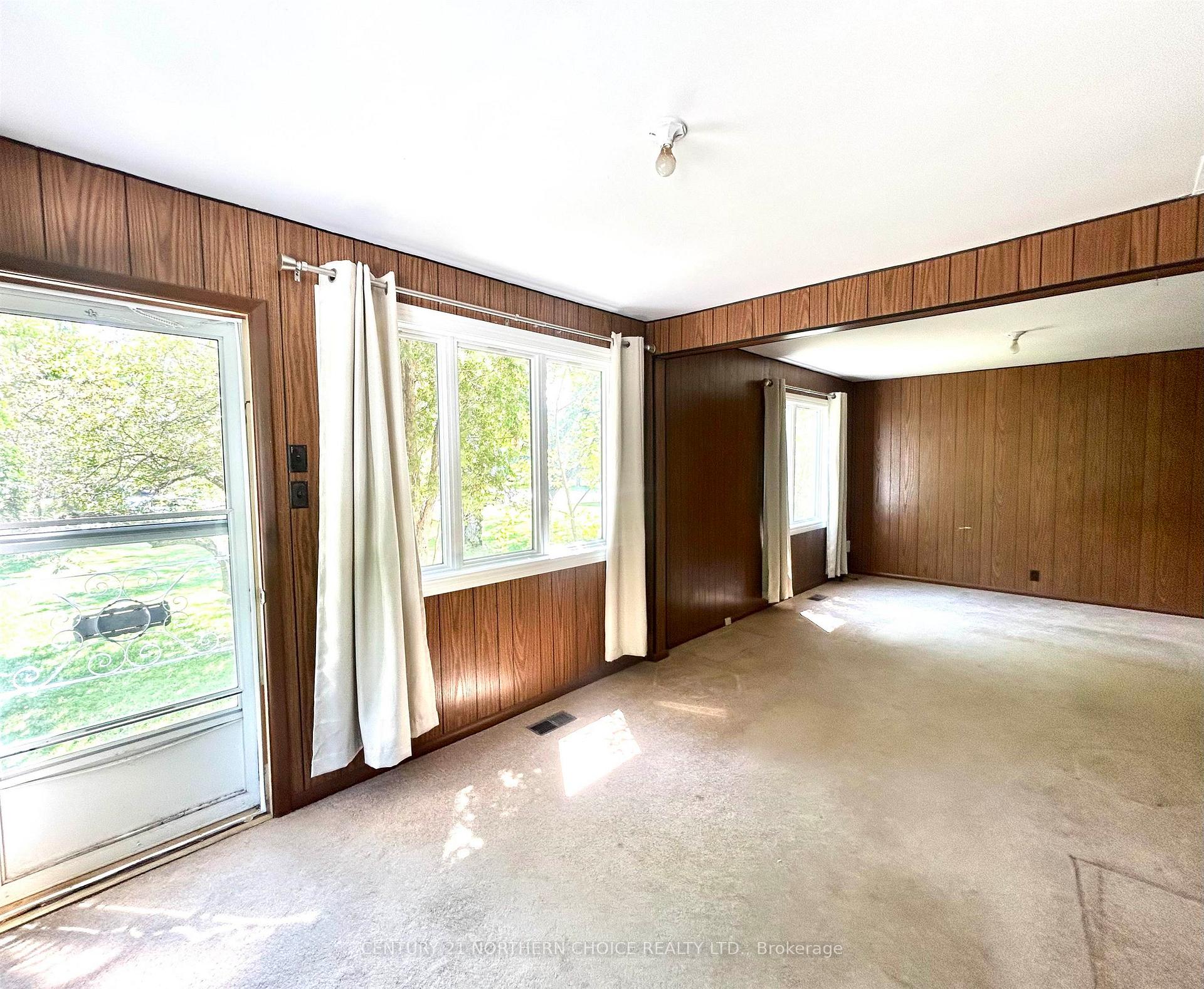 Photo 8 of 1312 Emo Road, Fort Frances — HOMEH