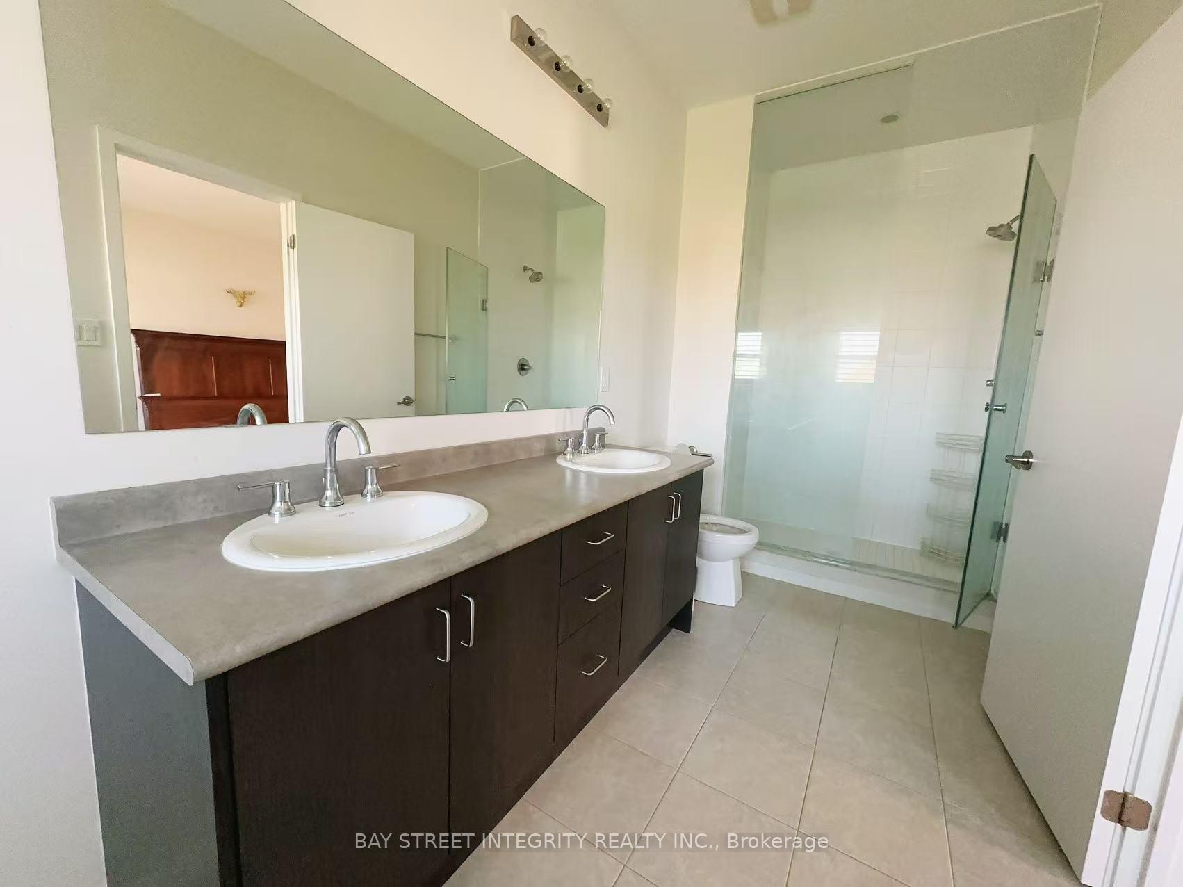 Photo 6 of 216 Elyse Court, Aurora, Bayview Northeast — HOMEH