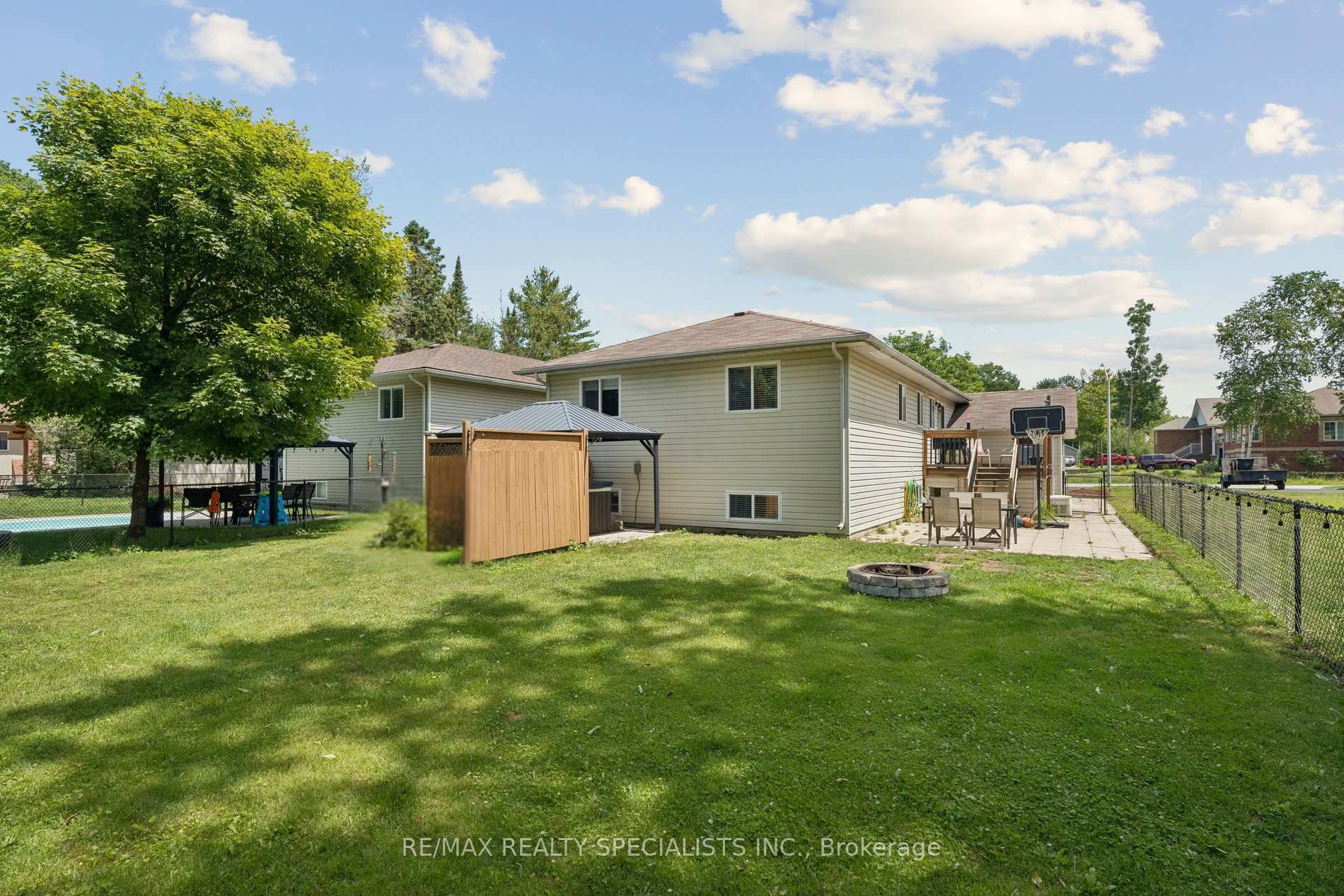 Photo 40 of 64 Smallman Drive, Wasaga Beach — HOMEH