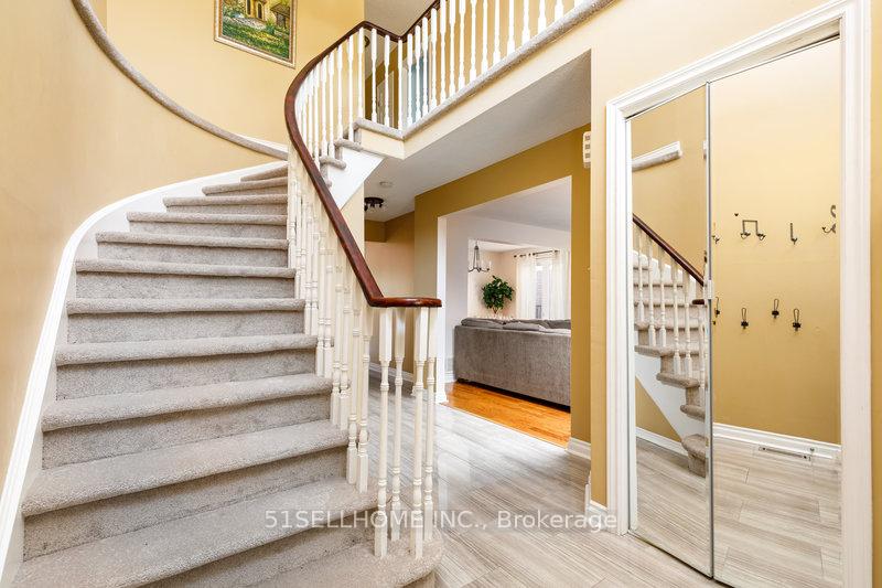 Photo 3 of 4771 Antelope Crescent, Mississauga, Hurontario — HOMEH