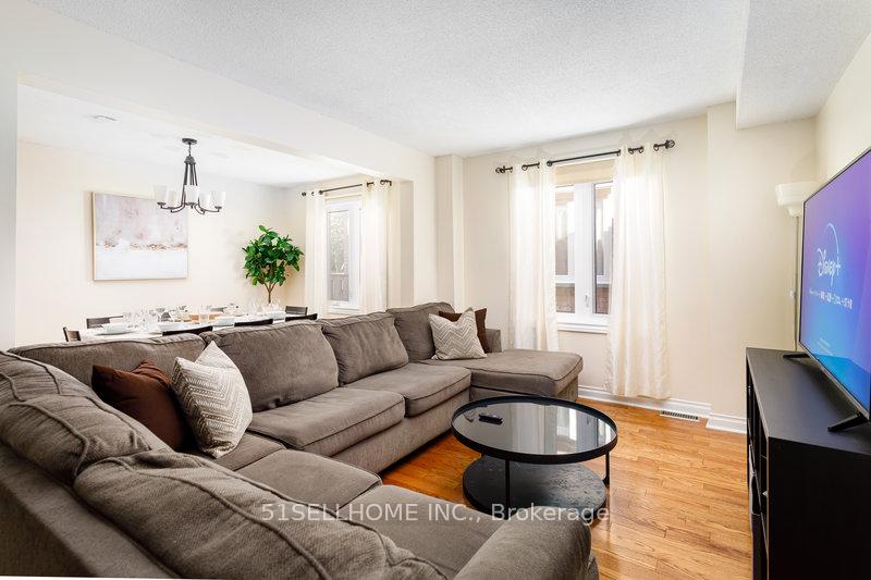 Photo 4 of 4771 Antelope Crescent, Mississauga, Hurontario — HOMEH