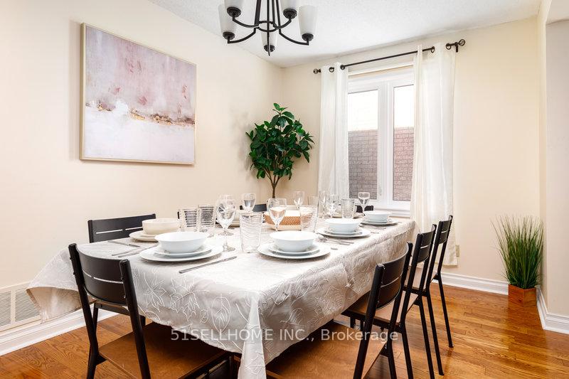 Photo 10 of 4771 Antelope Crescent, Mississauga, Hurontario — HOMEH