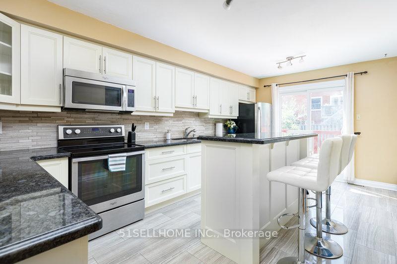 Photo 8 of 4771 Antelope Crescent, Mississauga, Hurontario — HOMEH