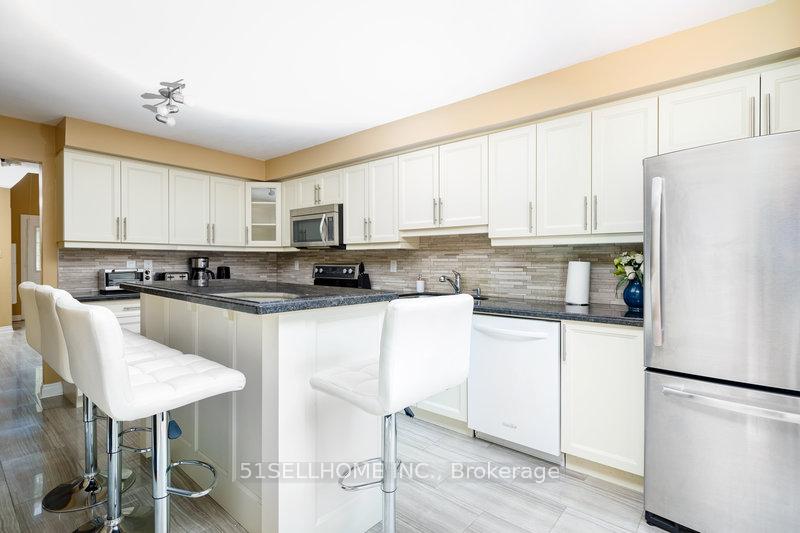Photo 9 of 4771 Antelope Crescent, Mississauga, Hurontario — HOMEH