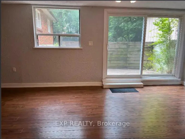 Photo 14 of Unit Upper Level, 254 Hillside Drive, Mississauga, Streetsville — HOMEH