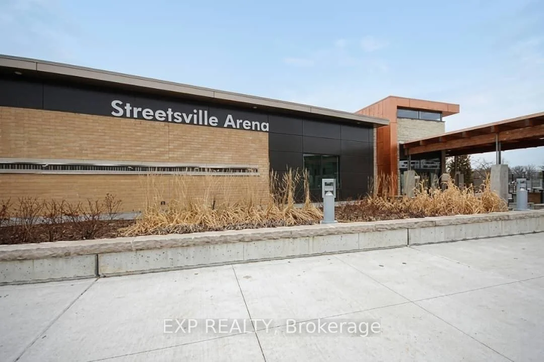 Photo 11 of Unit Upper Level, 254 Hillside Drive, Mississauga, Streetsville — HOMEH
