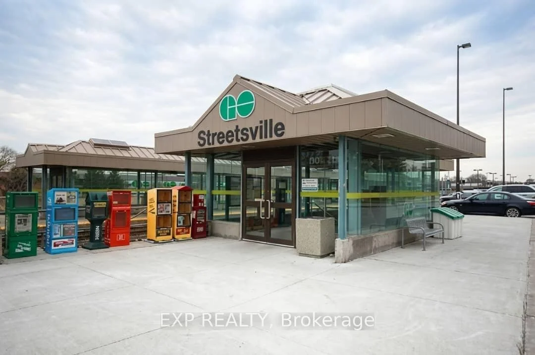 Photo 12 of Unit Upper Level, 254 Hillside Drive, Mississauga, Streetsville — HOMEH
