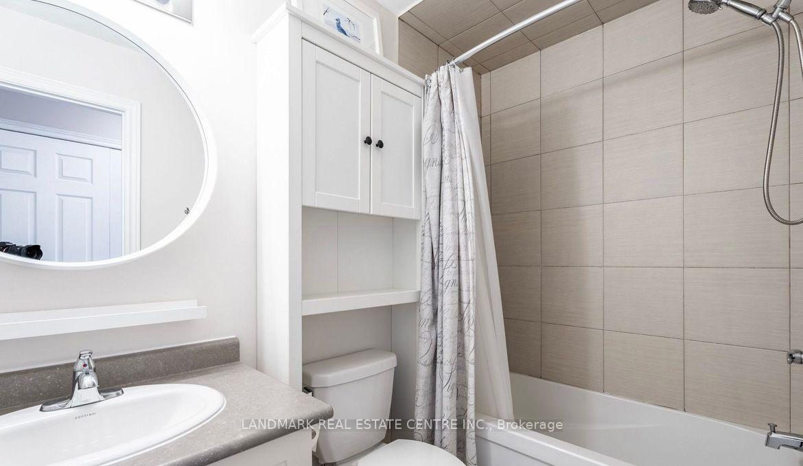 Photo 11 of 38 Galileo Drive, Hamilton, Lakeshore — HOMEH