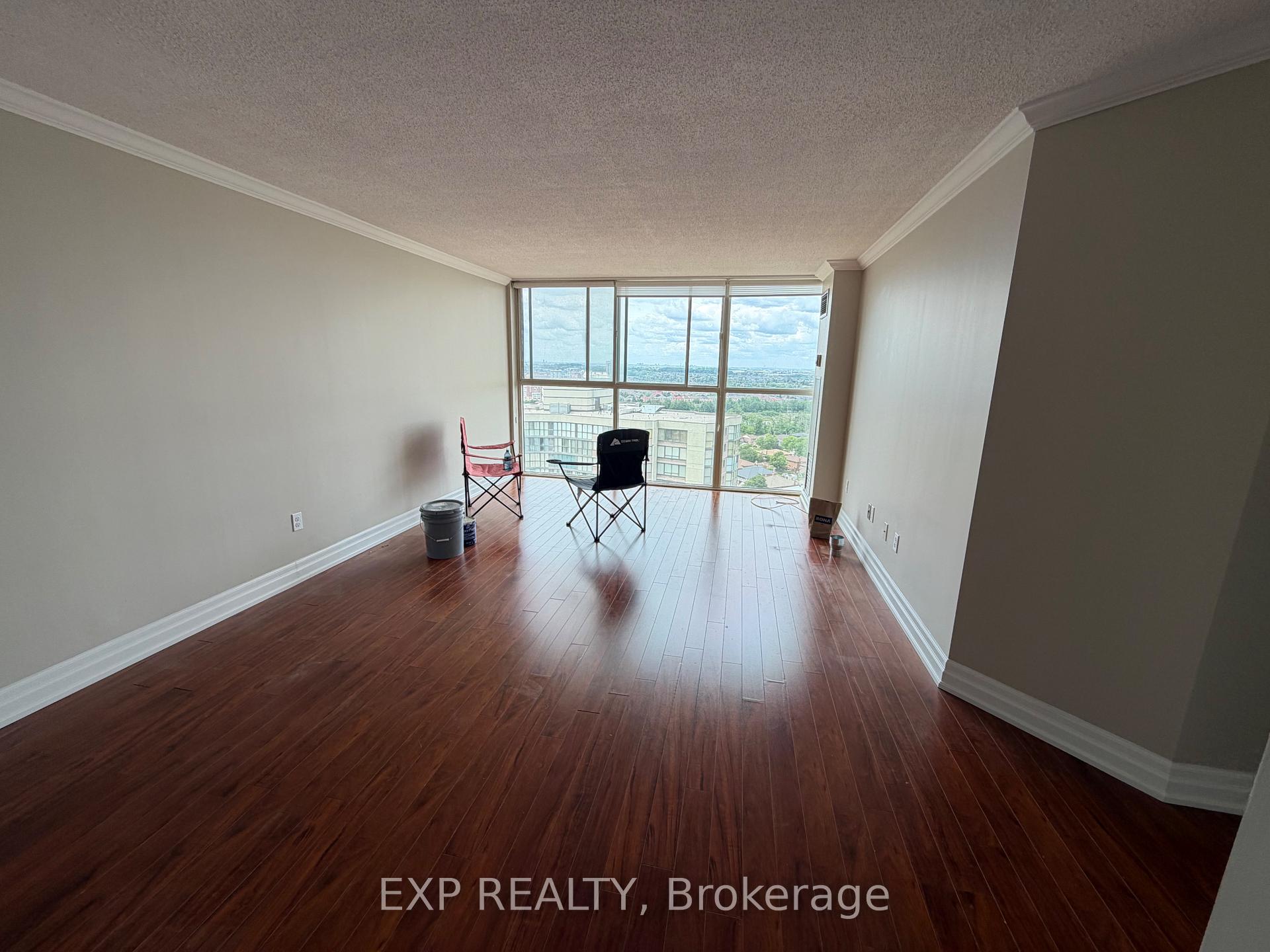 Photo 7 of Unit 2405, 4205 Shipp Drive, Mississauga, City Centre — HOMEH