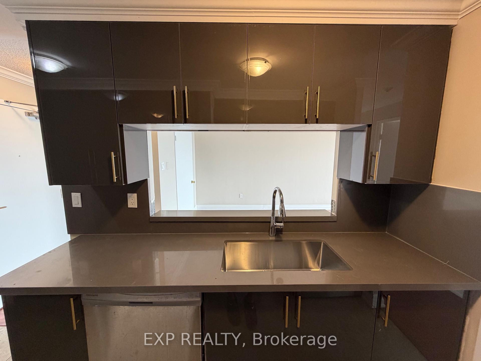 Photo 8 of Unit 2405, 4205 Shipp Drive, Mississauga, City Centre — HOMEH