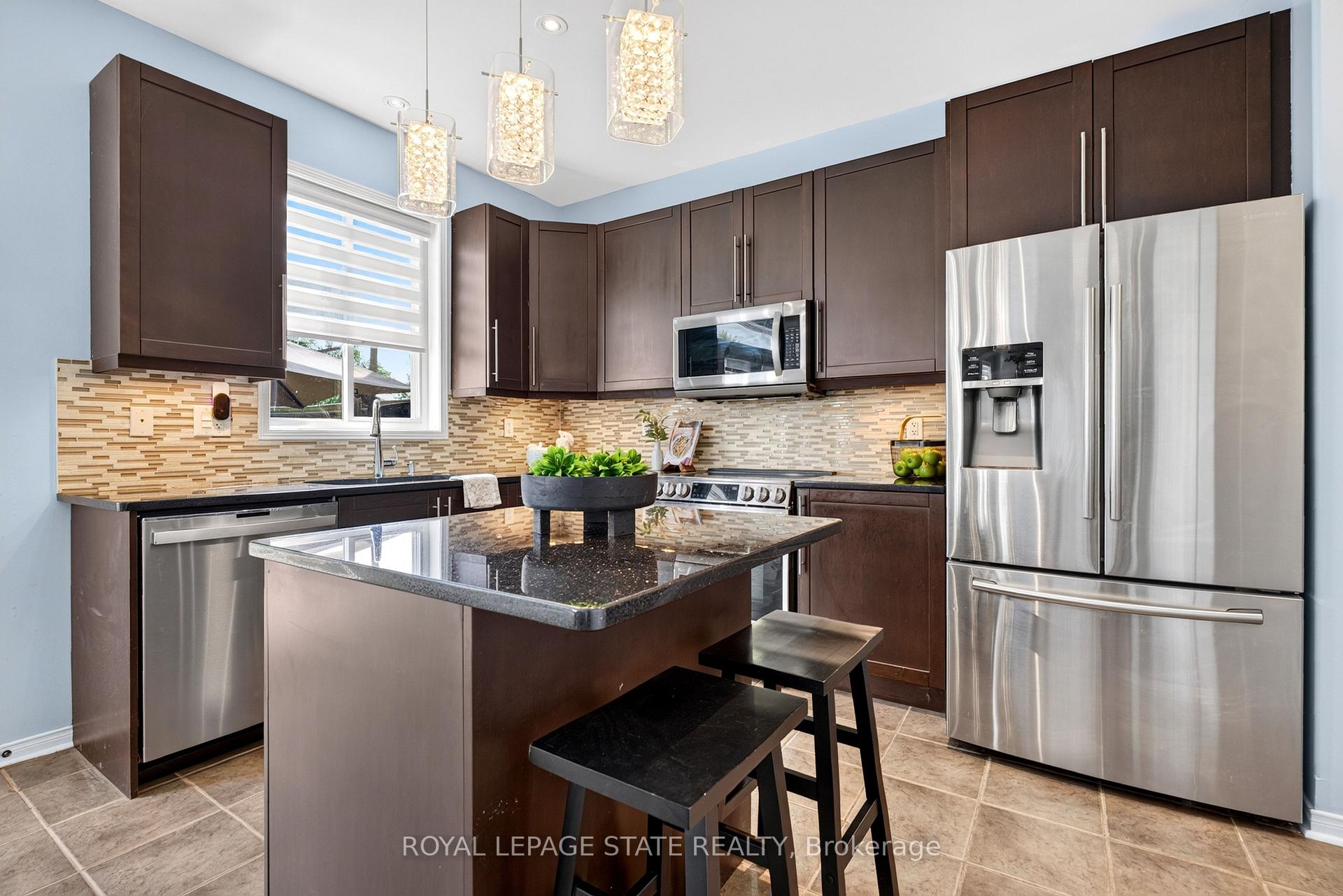 Photo 13 of 140 Fowler Drive, Hamilton, Binbrook — HOMEH