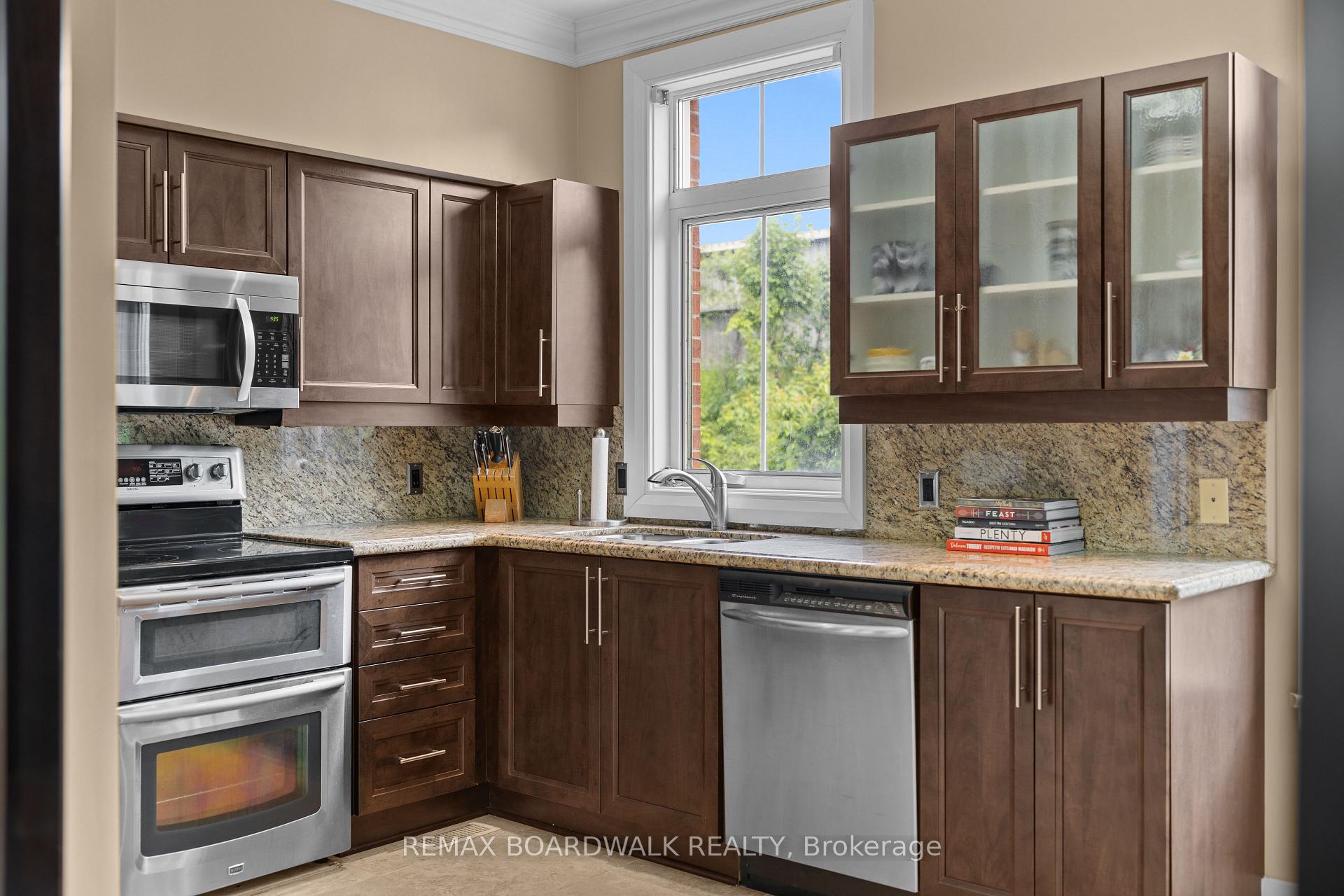 Photo 13 of 4 Harvey Street, Ottawa, Ottawa East — HOMEH