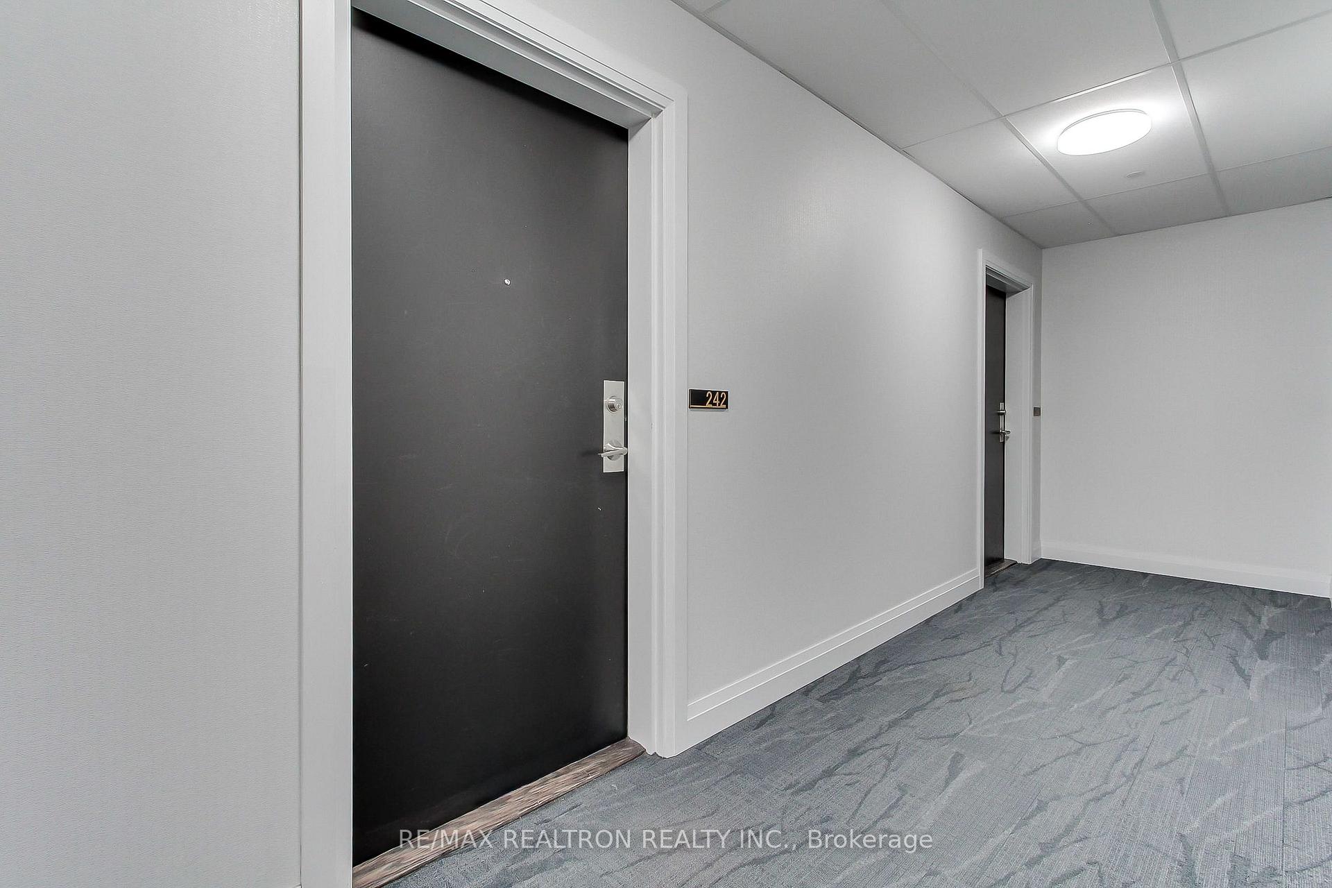 Photo 5 of Unit 242, 555 William Graham Dr, Aurora, Rural Aurora — HOMEH