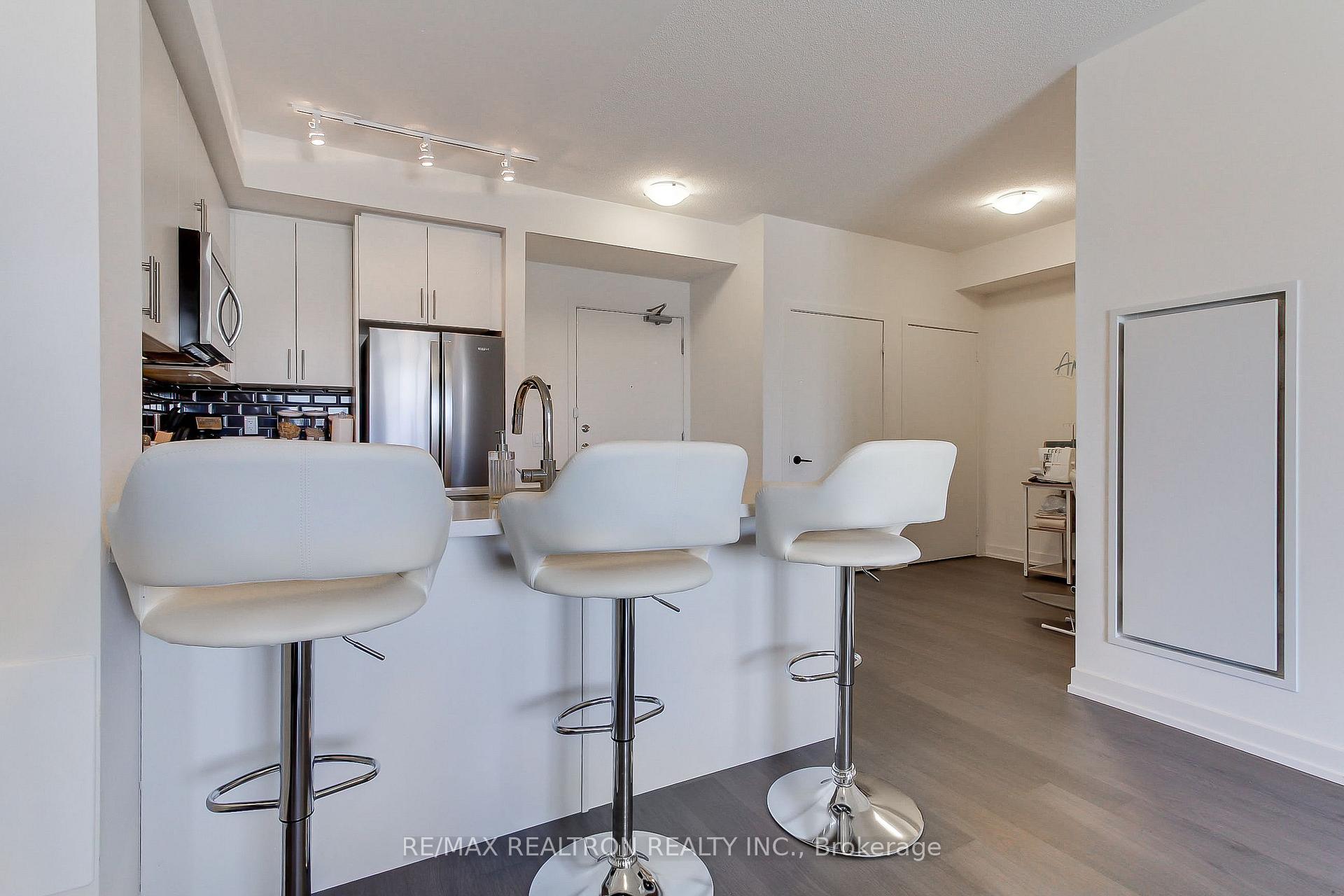 Photo 8 of Unit 242, 555 William Graham Dr, Aurora, Rural Aurora — HOMEH
