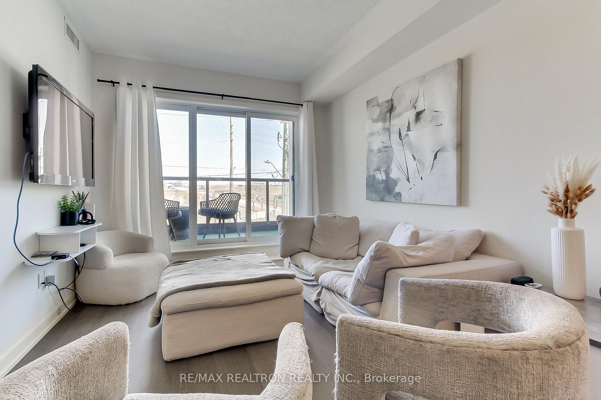 Photo 11 of Unit 242, 555 William Graham Dr, Aurora, Rural Aurora — HOMEH