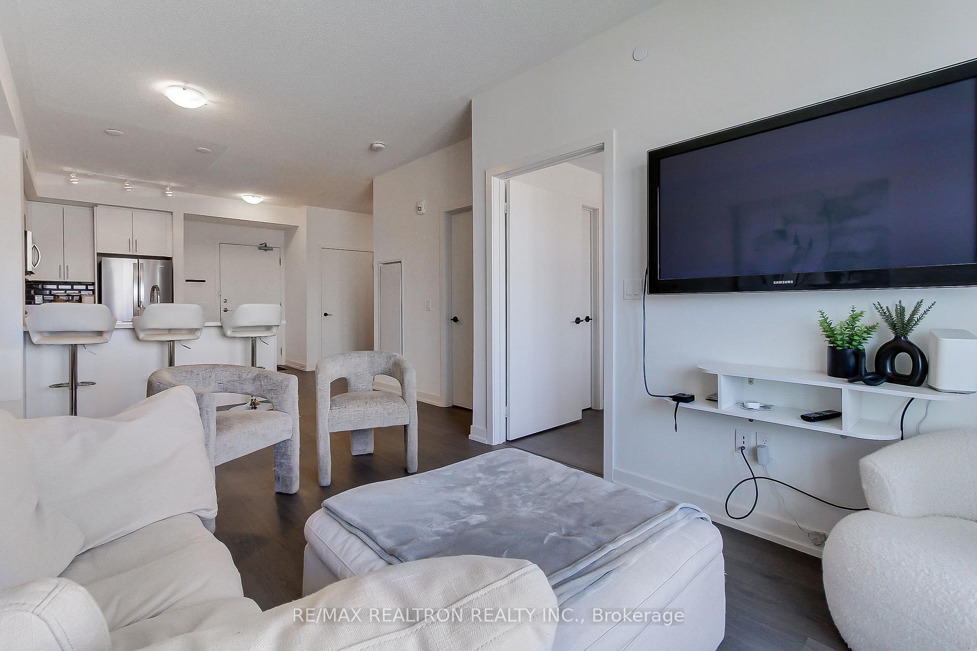 Photo 13 of Unit 242, 555 William Graham Dr, Aurora, Rural Aurora — HOMEH