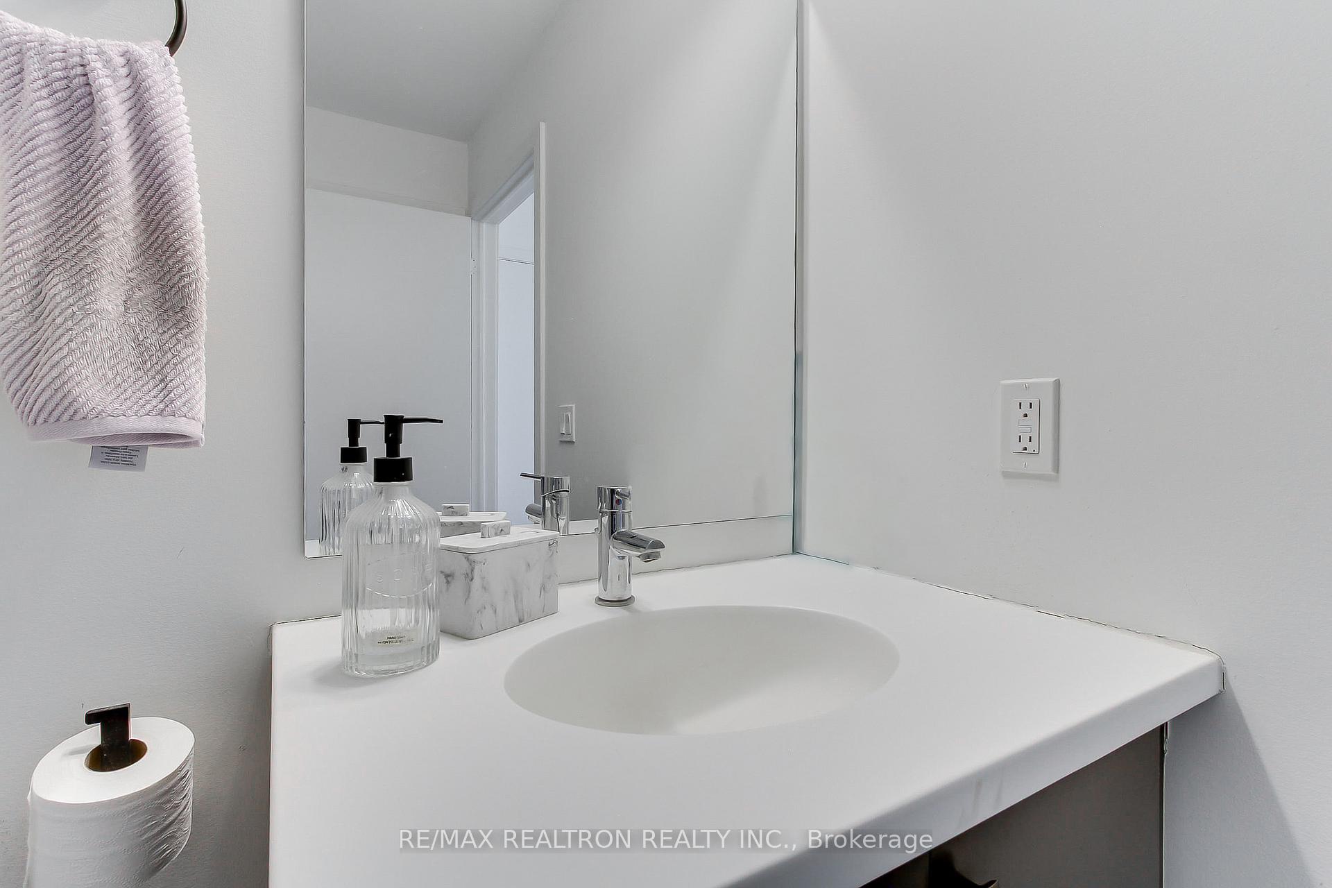 Photo 17 of Unit 242, 555 William Graham Dr, Aurora, Rural Aurora — HOMEH