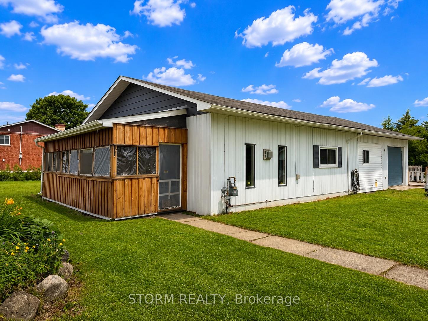 Front of 5560 Avonmore Road