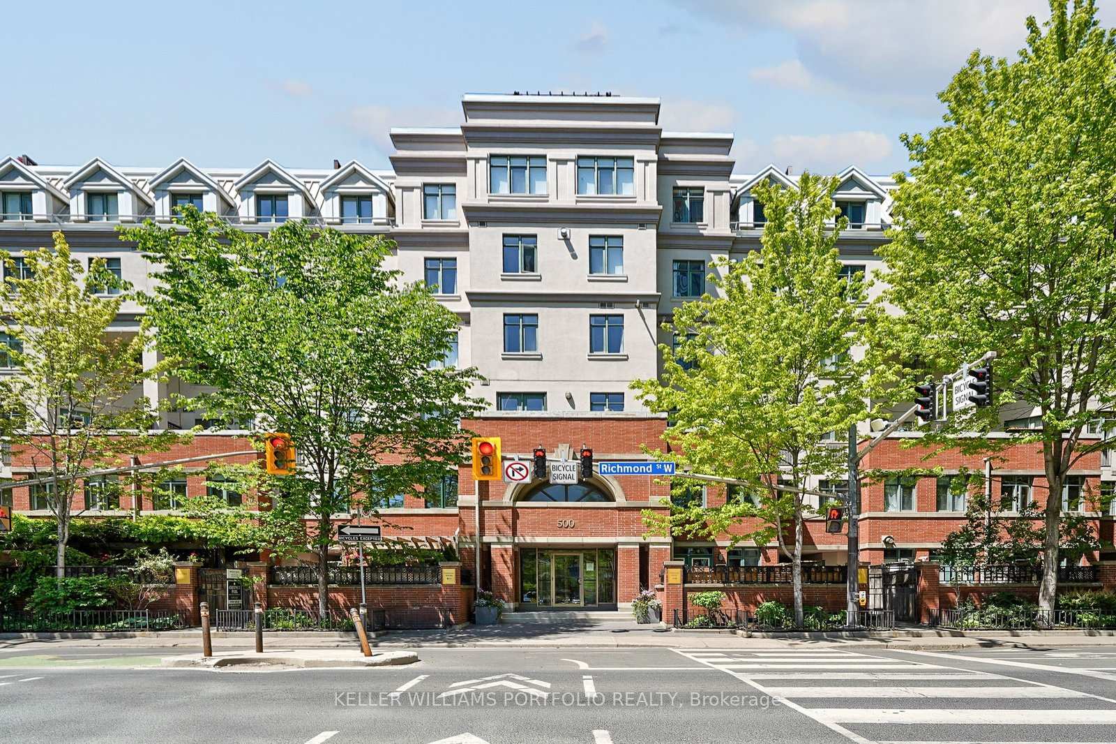 Front of Unit 333, 500 Richmond Street W