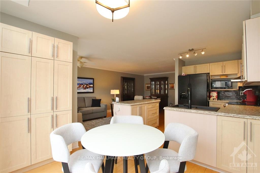 Photo 11 of 61 Scampton Drive, Ottawa, Kanata - Morgan's Grant/South March — HOMEH