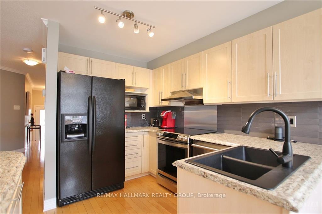 Photo 12 of 61 Scampton Drive, Ottawa, Kanata - Morgan's Grant/South March — HOMEH