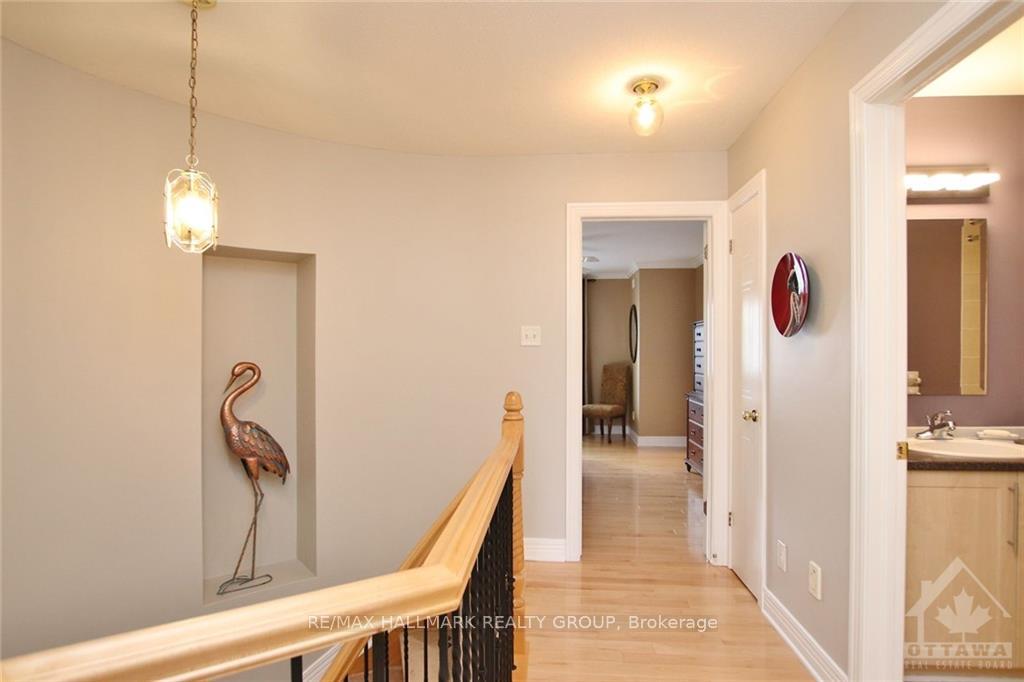 Photo 18 of 61 Scampton Drive, Ottawa, Kanata - Morgan's Grant/South March — HOMEH