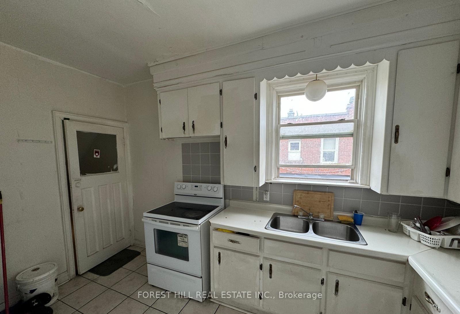 Photo 2 of Unit Room 1 Second Floor, 745 Barton Street, Hamilton, Stipley — HOMEH