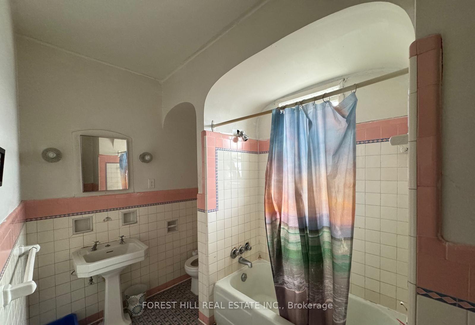 Photo 3 of Unit Room 1 Second Floor, 745 Barton Street, Hamilton, Stipley — HOMEH