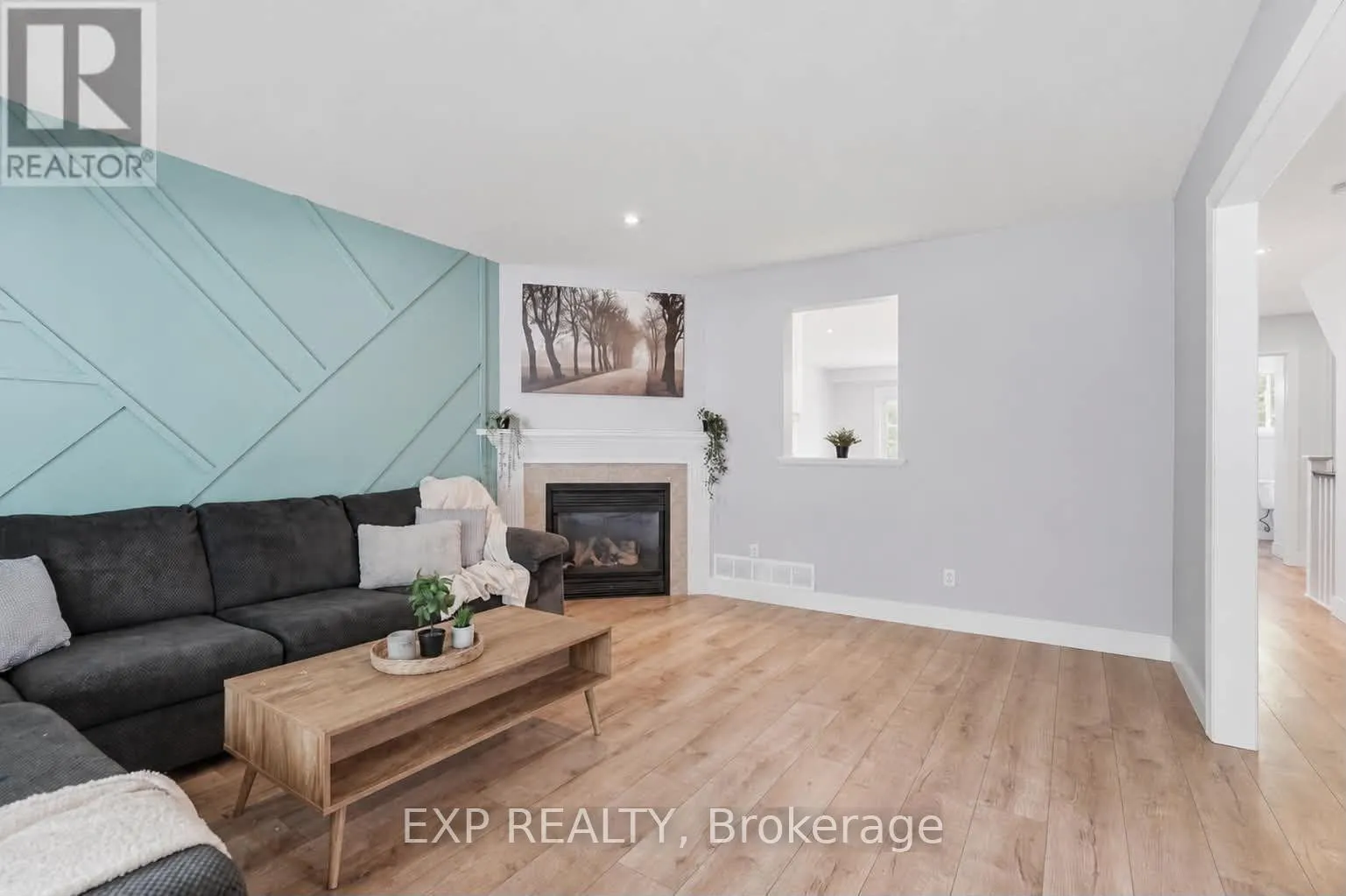 Photo 6 of 29 Augusta Crescent, St. Thomas — HOMEH