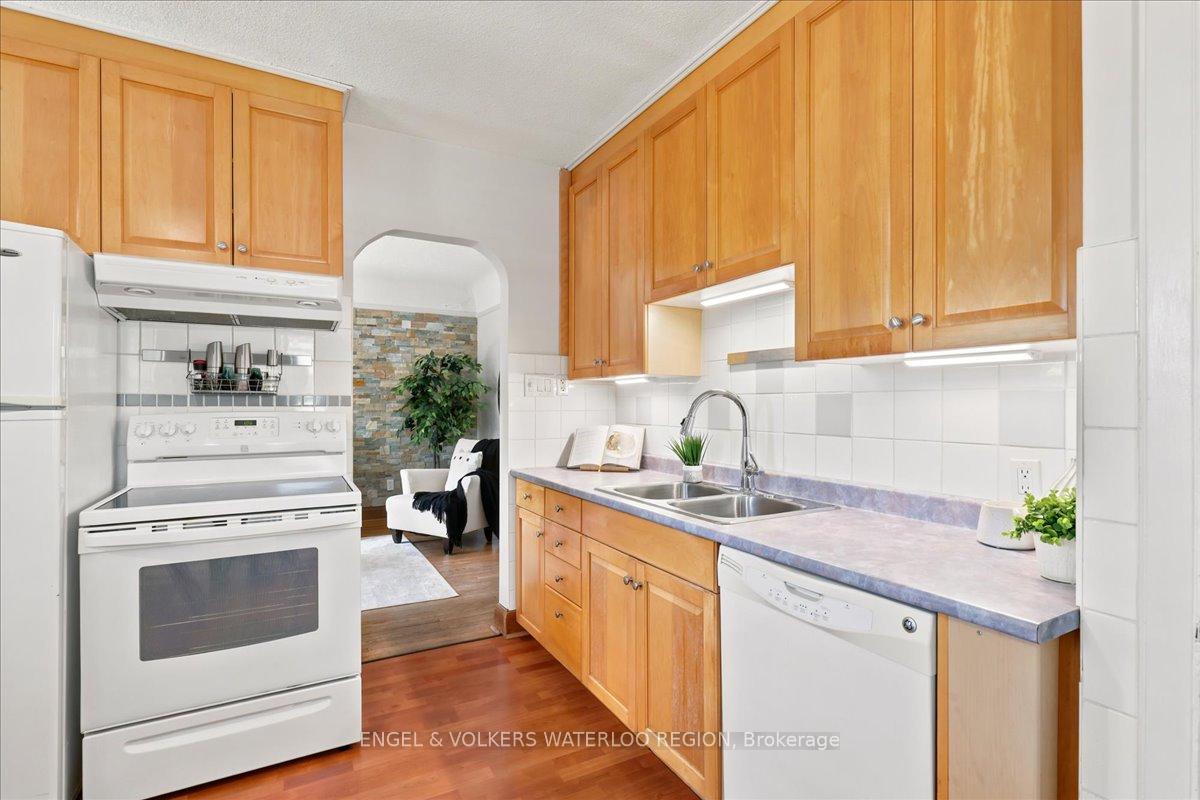 Photo 7 of 100 Stirling Avenue S, Kitchener, King East — HOMEH