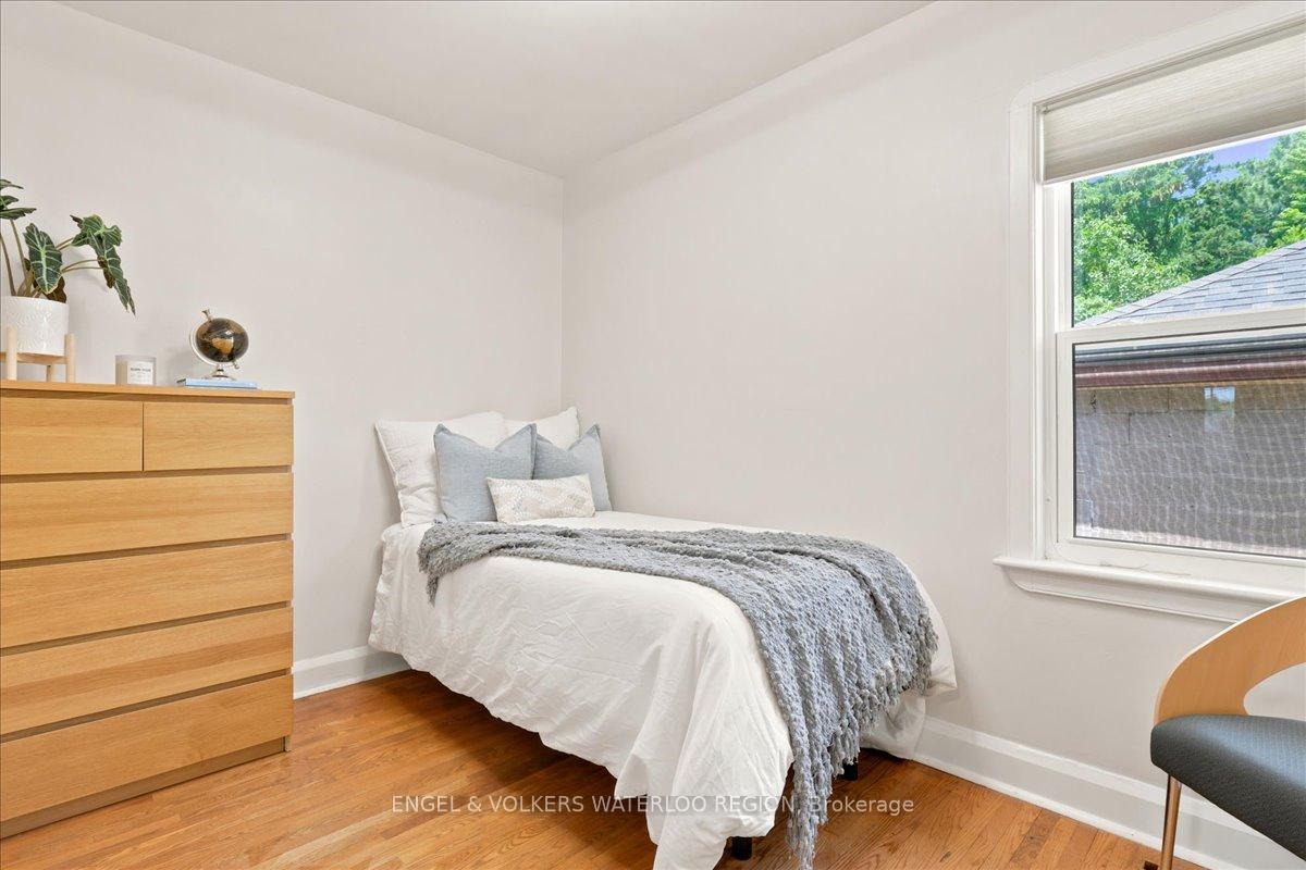 Photo 14 of 100 Stirling Avenue S, Kitchener, King East — HOMEH