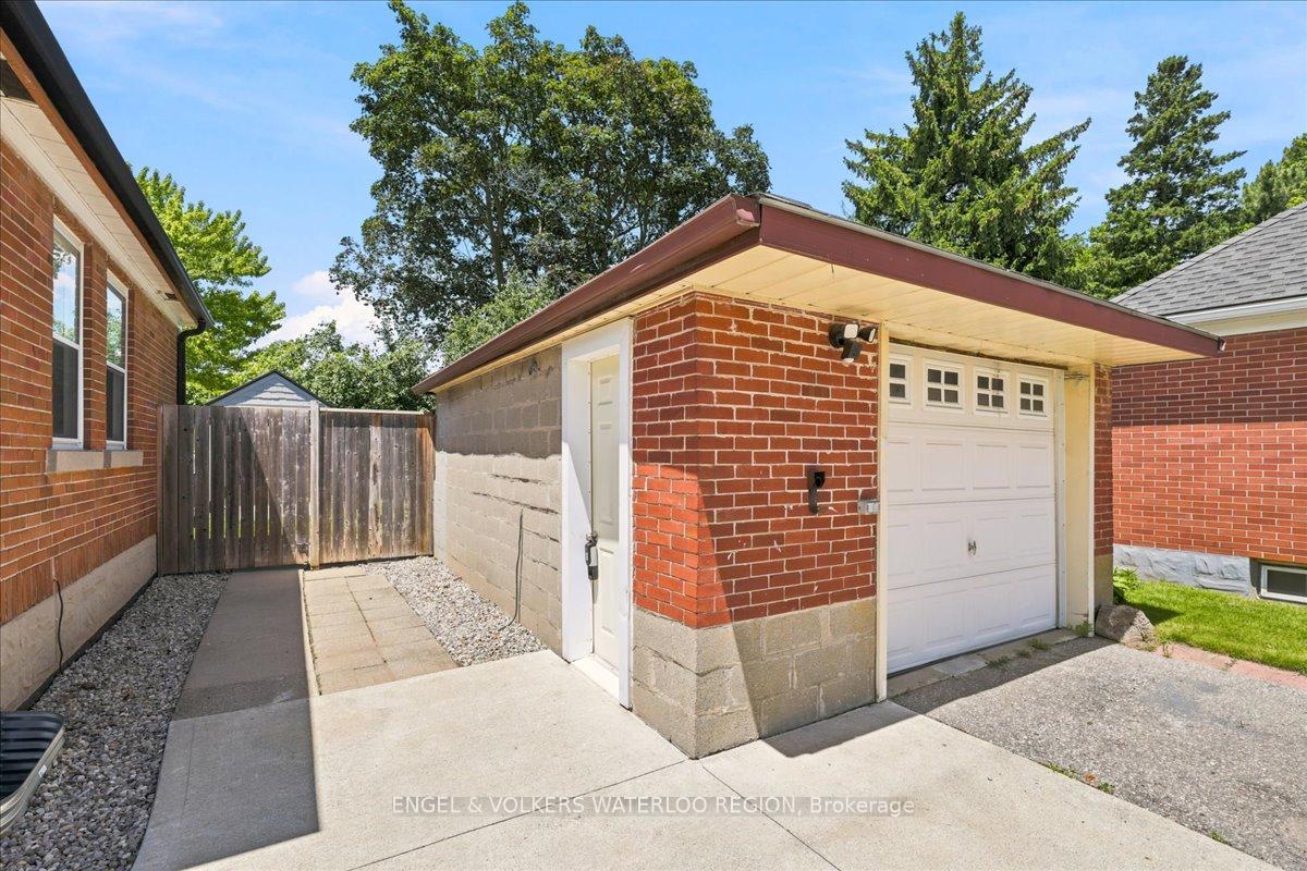 Photo 30 of 100 Stirling Avenue S, Kitchener, King East — HOMEH