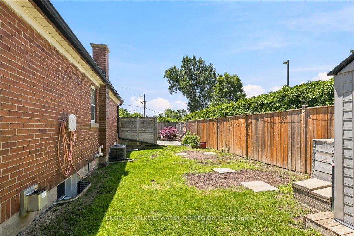Photo 32 of 100 Stirling Avenue S, Kitchener, King East — HOMEH