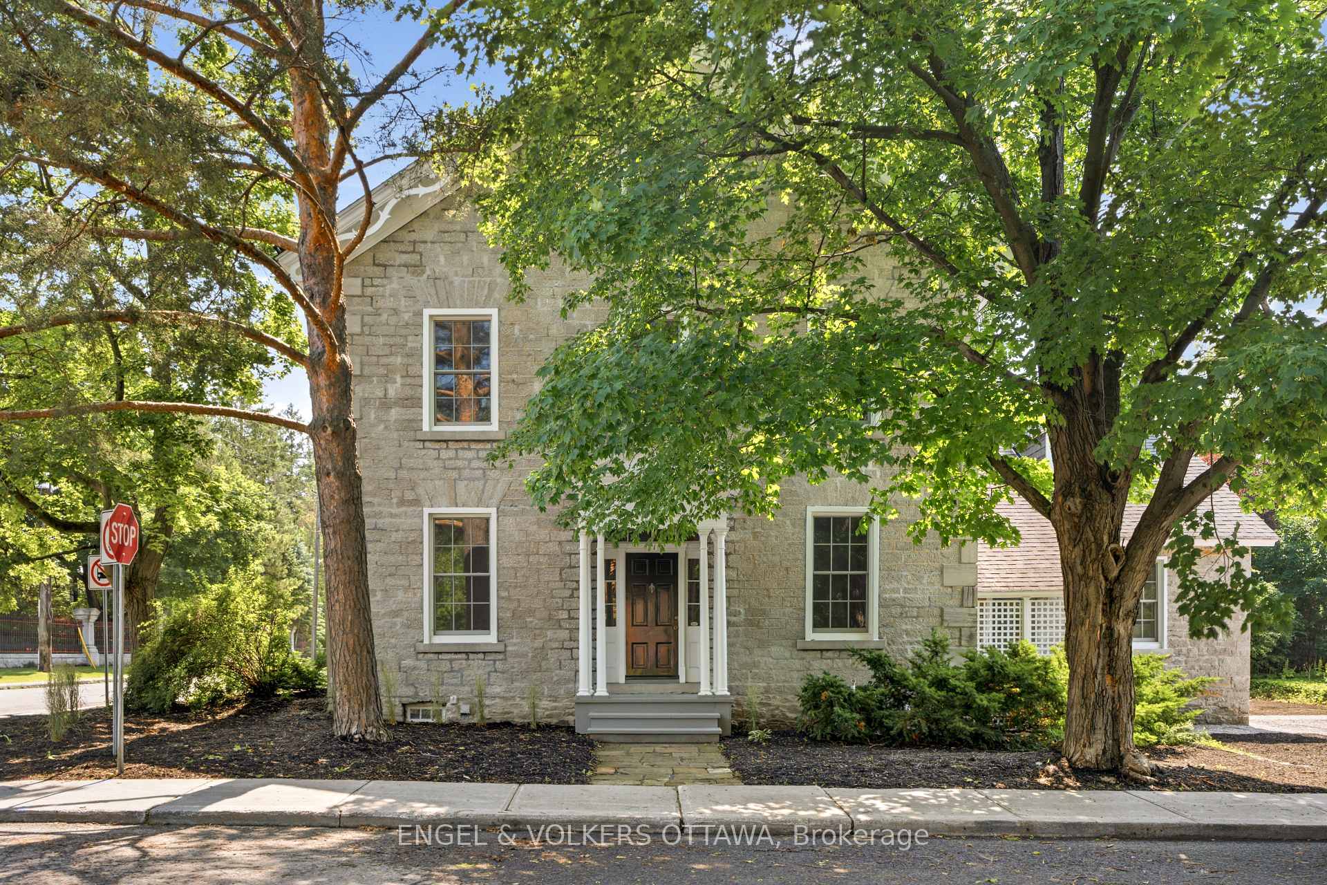 Front of 71 Thomas Street