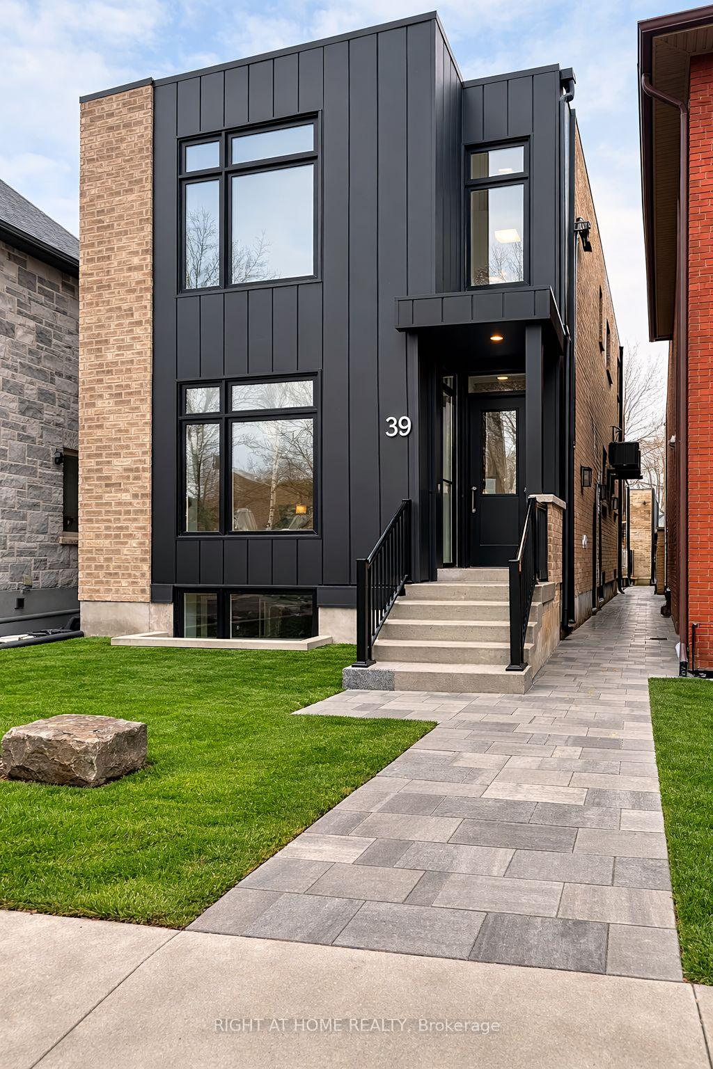 Photo 4 of Unit 4 (Garden Suite), 39 Fifteenth Street, Etobicoke, New Toronto — HOMEH