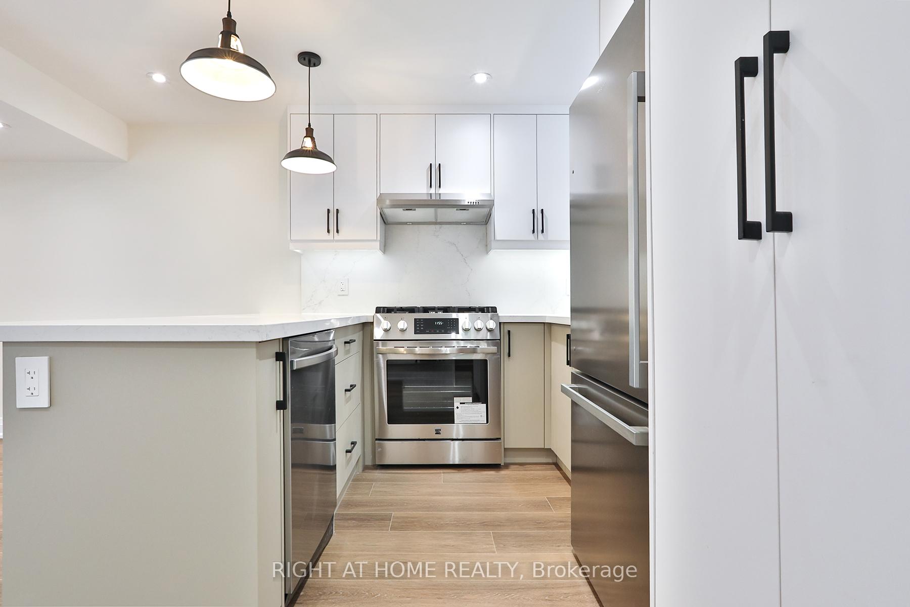 Photo 8 of Unit 4 (Garden Suite), 39 Fifteenth Street, Etobicoke, New Toronto — HOMEH