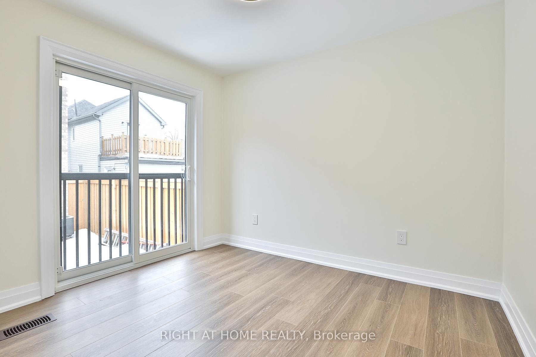 Photo 13 of Unit 4 (Garden Suite), 39 Fifteenth Street, Etobicoke, New Toronto — HOMEH