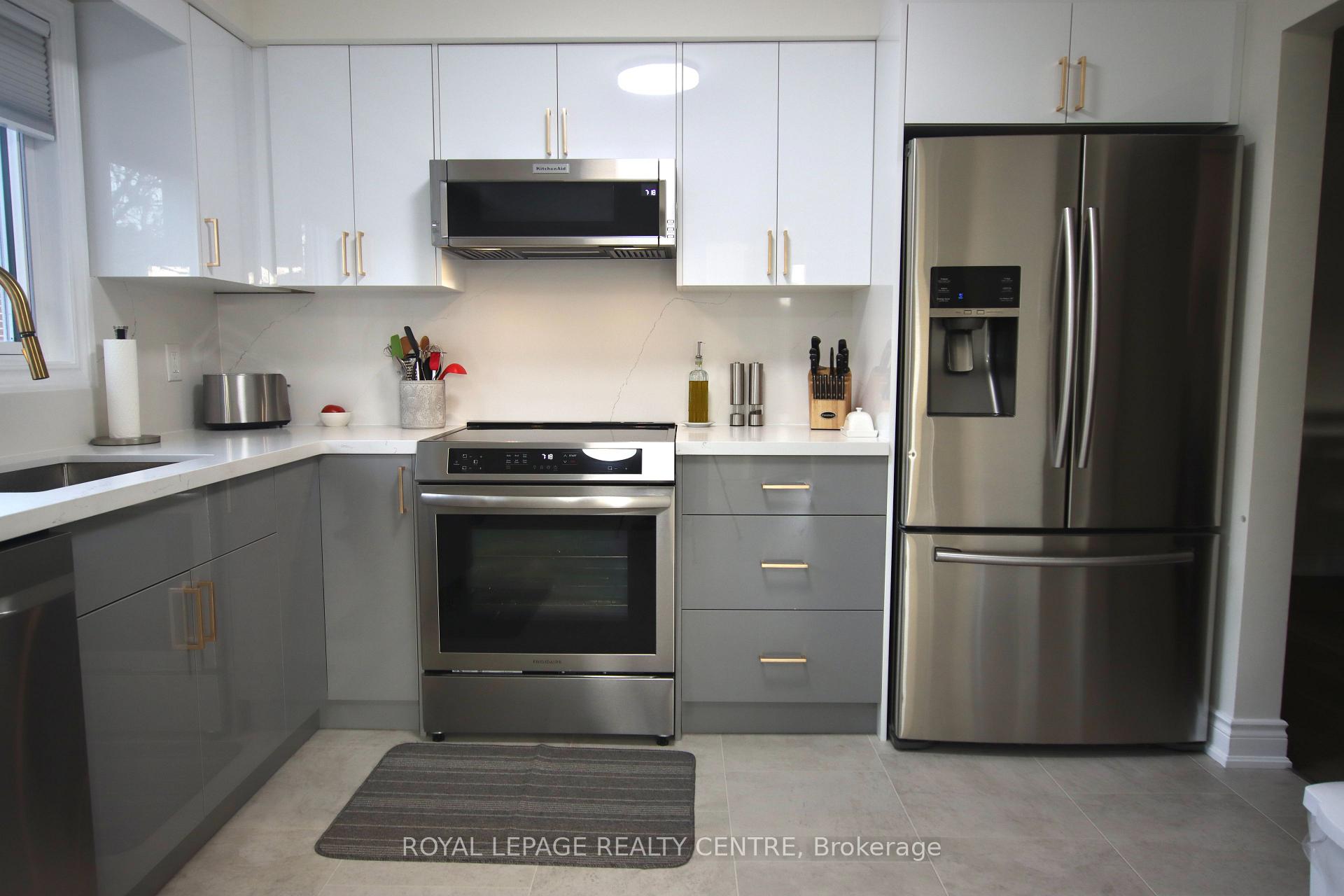 Photo 10 of Unit Upper, 540 Cavell Drive, Mississauga, Cooksville — HOMEH
